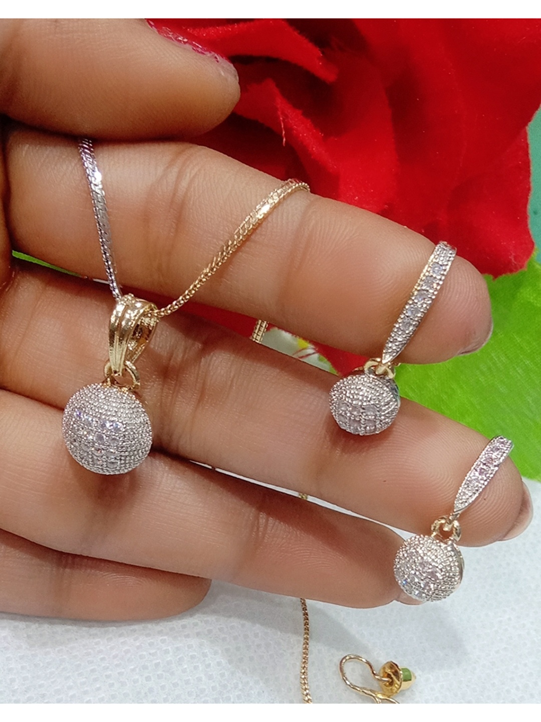 

SUNHARI Gold-Plated Stone Studded Jewellery Set