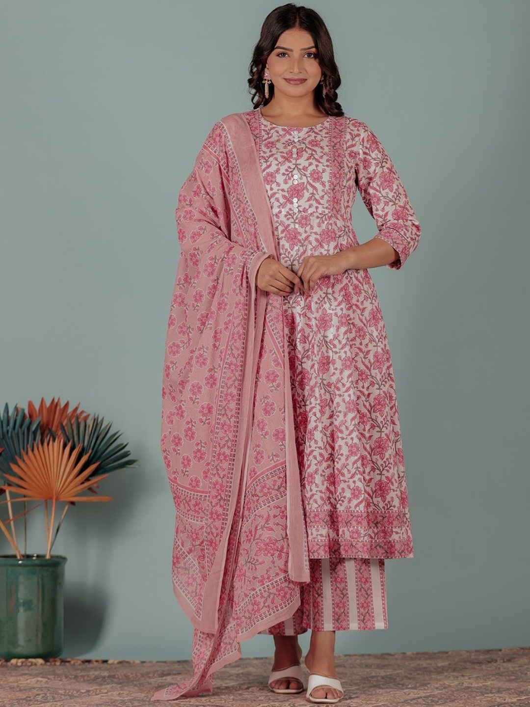 

Aramya Floral Printed Panelled Cotton Anarkali Kurta With Palazzos & Dupatta, Red