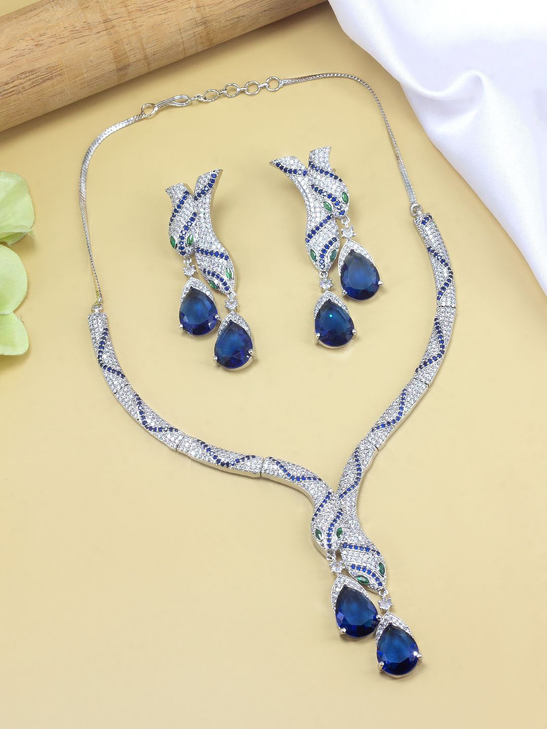 

PRIVIU Rhodium-Plated American Diamond Studded Serpent Shaped Jewellery Set, Silver
