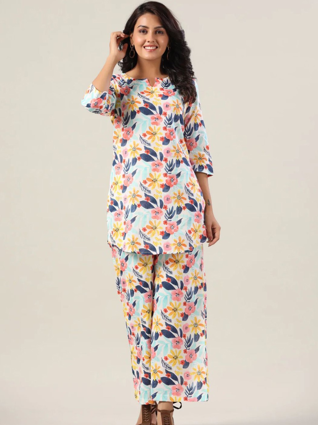 

NIJANAND TEXTILE Floral Printed Pure Cotton Straight Kurta & Palazzos, White