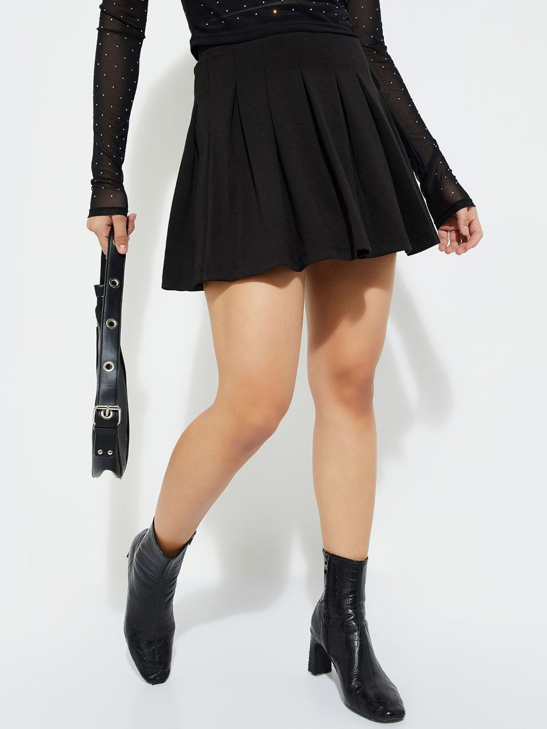 

MAX URB_N Women Pleated Mini Skirt, Black