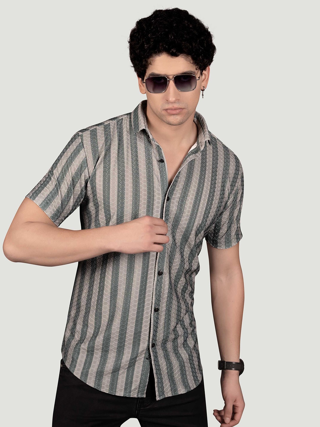 

ALMATY Men Comfort Slim Fit Opaque Striped Casual Shirt, Green