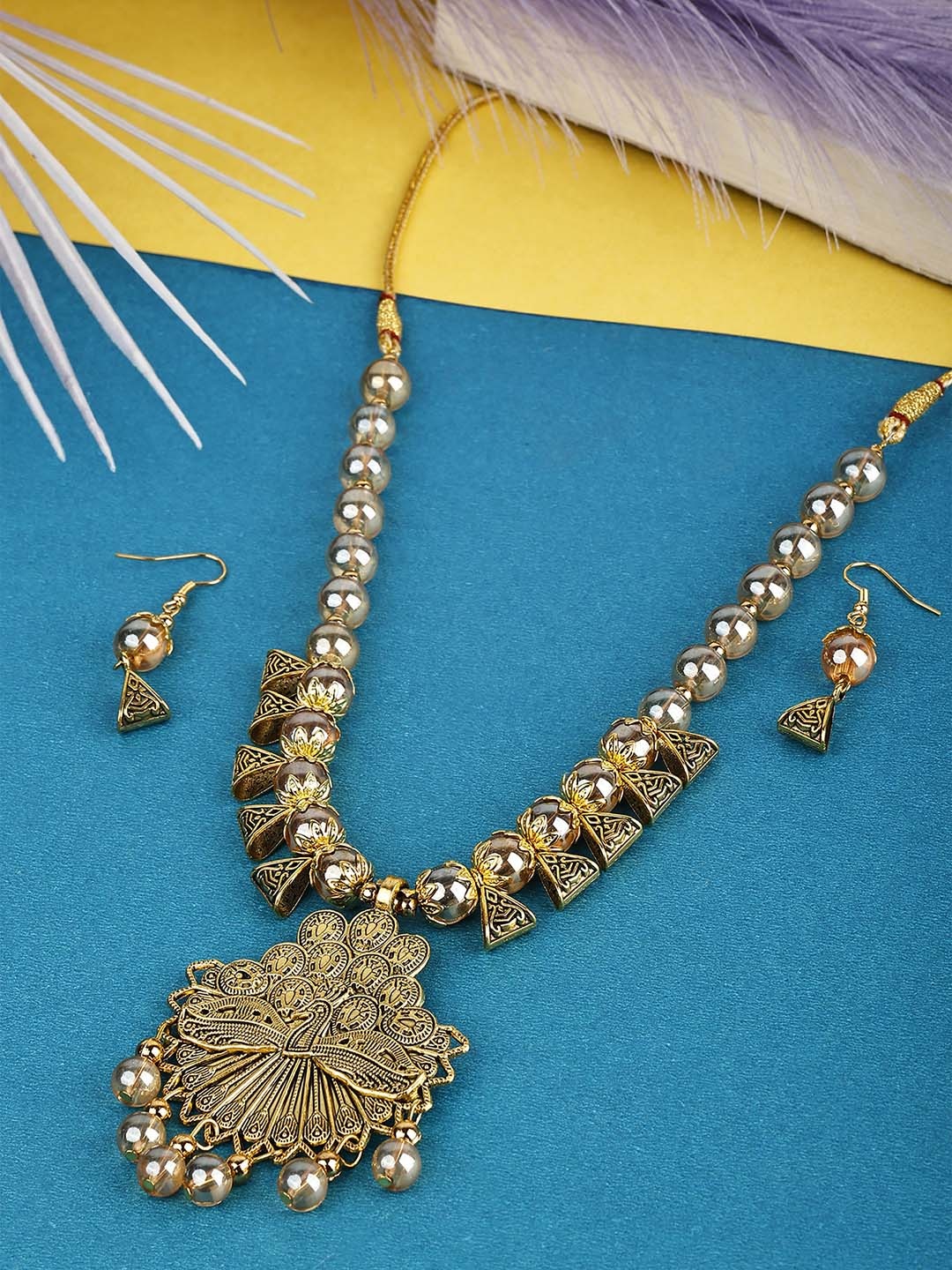 

SUNHARI Gold-Plated Pearls Beaded Jewellery Set