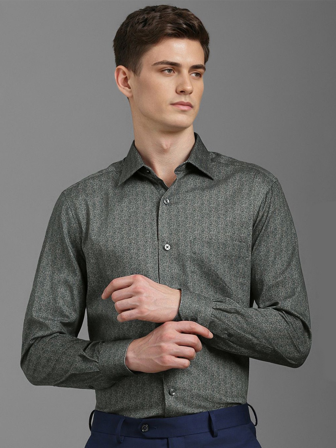

Louis Philippe Men Classic Spread Collar Floral Printed Cotton Formal Shirt, Grey