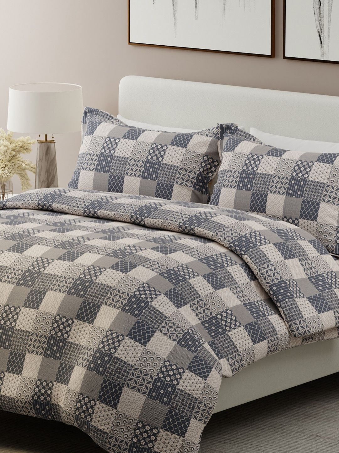 

Boutique Living India Grey Geometric 200 TC Cotton King Bedsheet Set 2.74 m x 2.74 m