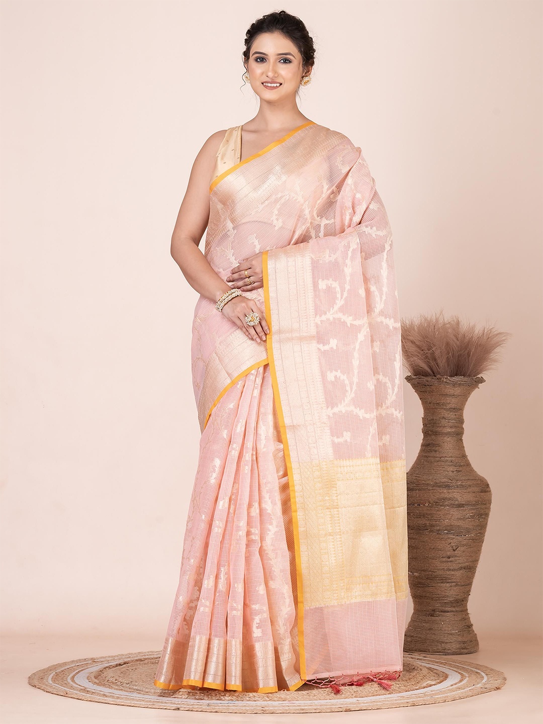 

VIBHAVARI Ethnic Motifs Woven Design Zari Kota Saree, Pink