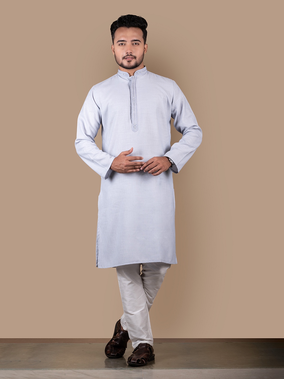 

HERE&NOW Mandarin Collar Straight Kurta With Pyjamas, Grey