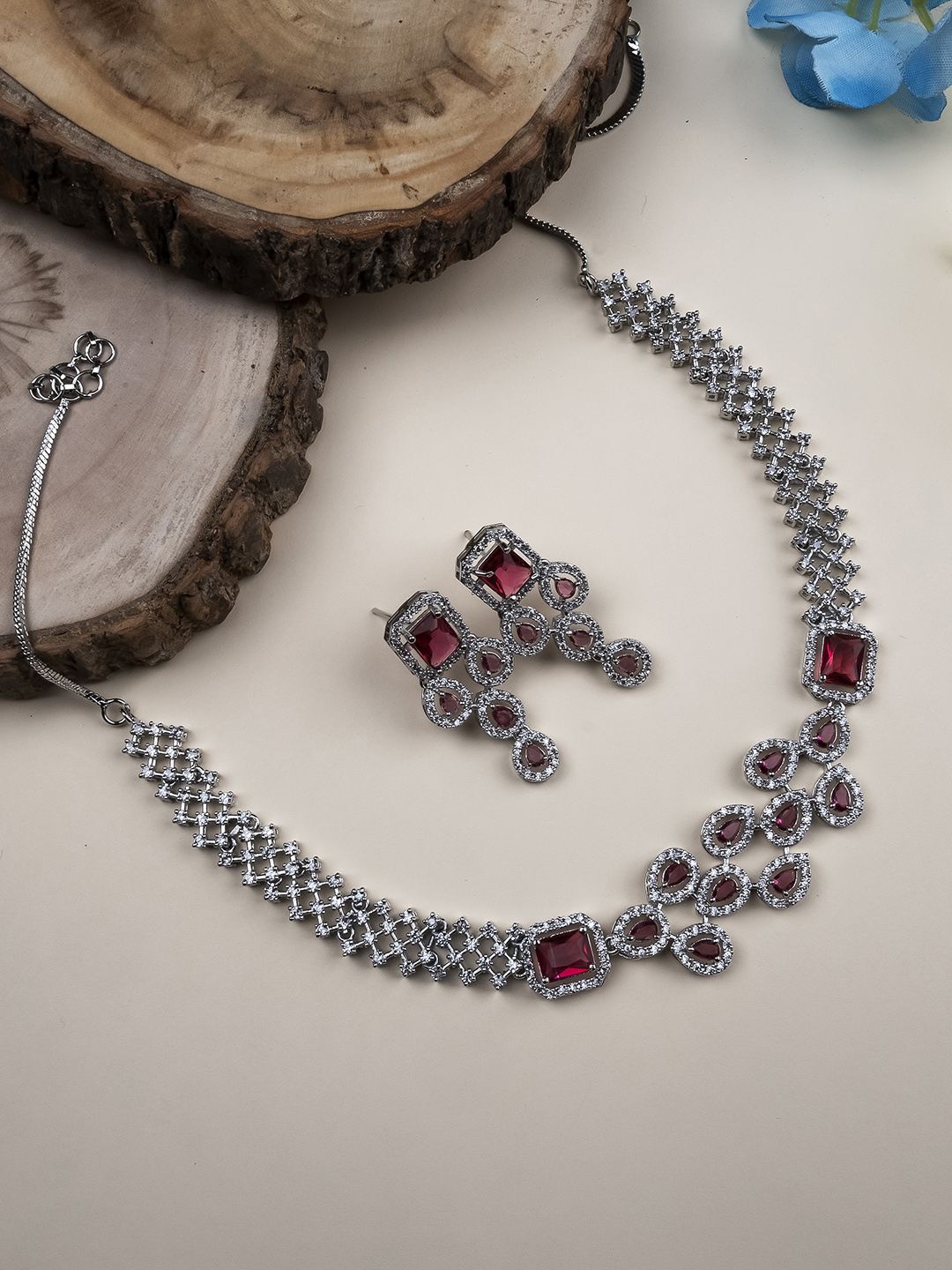 

StileAdda Silver-Plated American Diamond Studded Leaf Shaped Jewellery Set