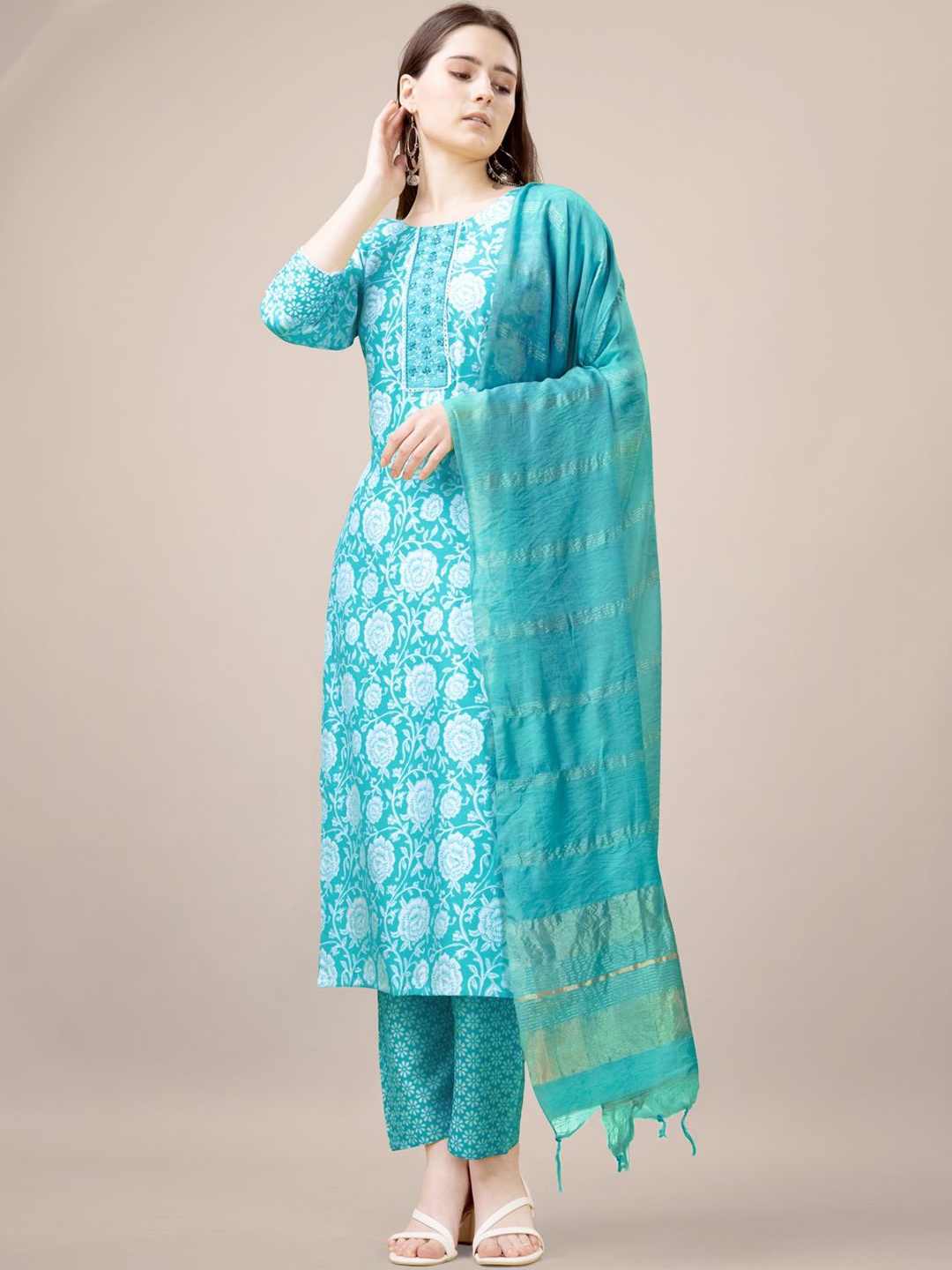 

BERISTON Floral Printed Round Neck Straight Kurta With Trousers & Dupatta, Blue