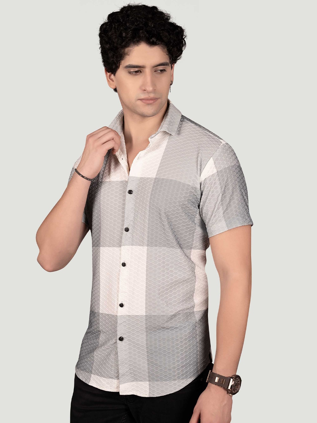 

ALMATY Men Comfort Fit Opaque Checked Casual Shirt, Grey