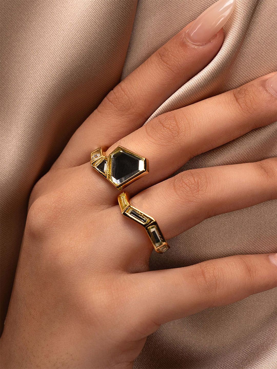 

Isharya 18K Gold Plated Adjustable Two Finger Snake Ring