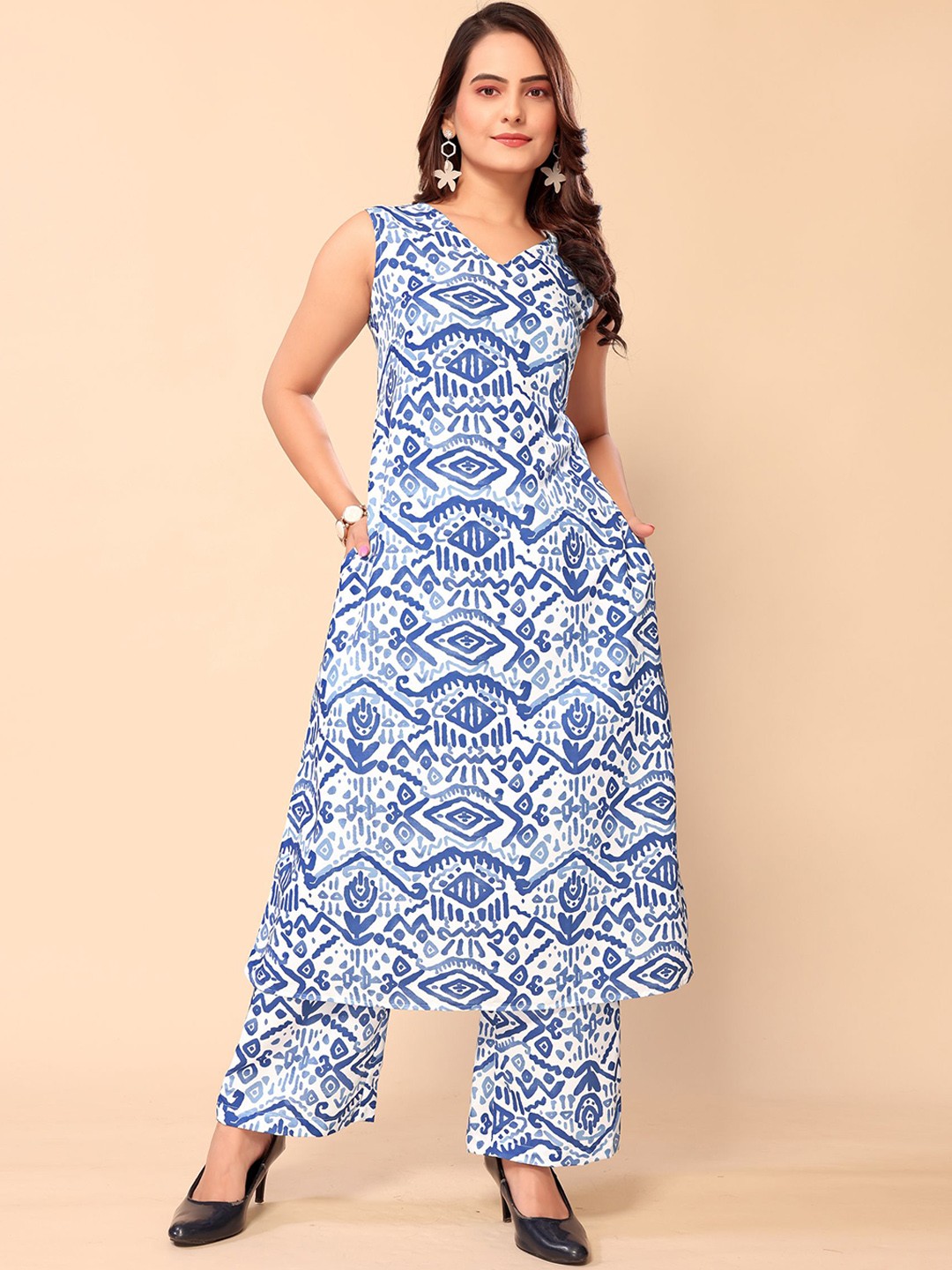 

DressBerry Blue and White V-Neck Printed Top With Trouser