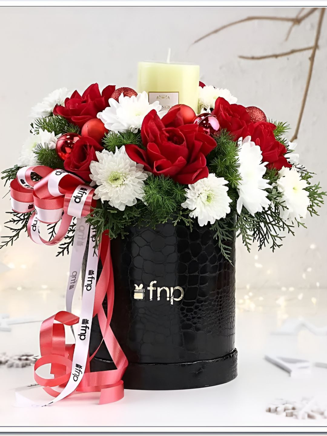 

fnp Red & White 18 Pieces Christmas Aroma Floral Gift Box