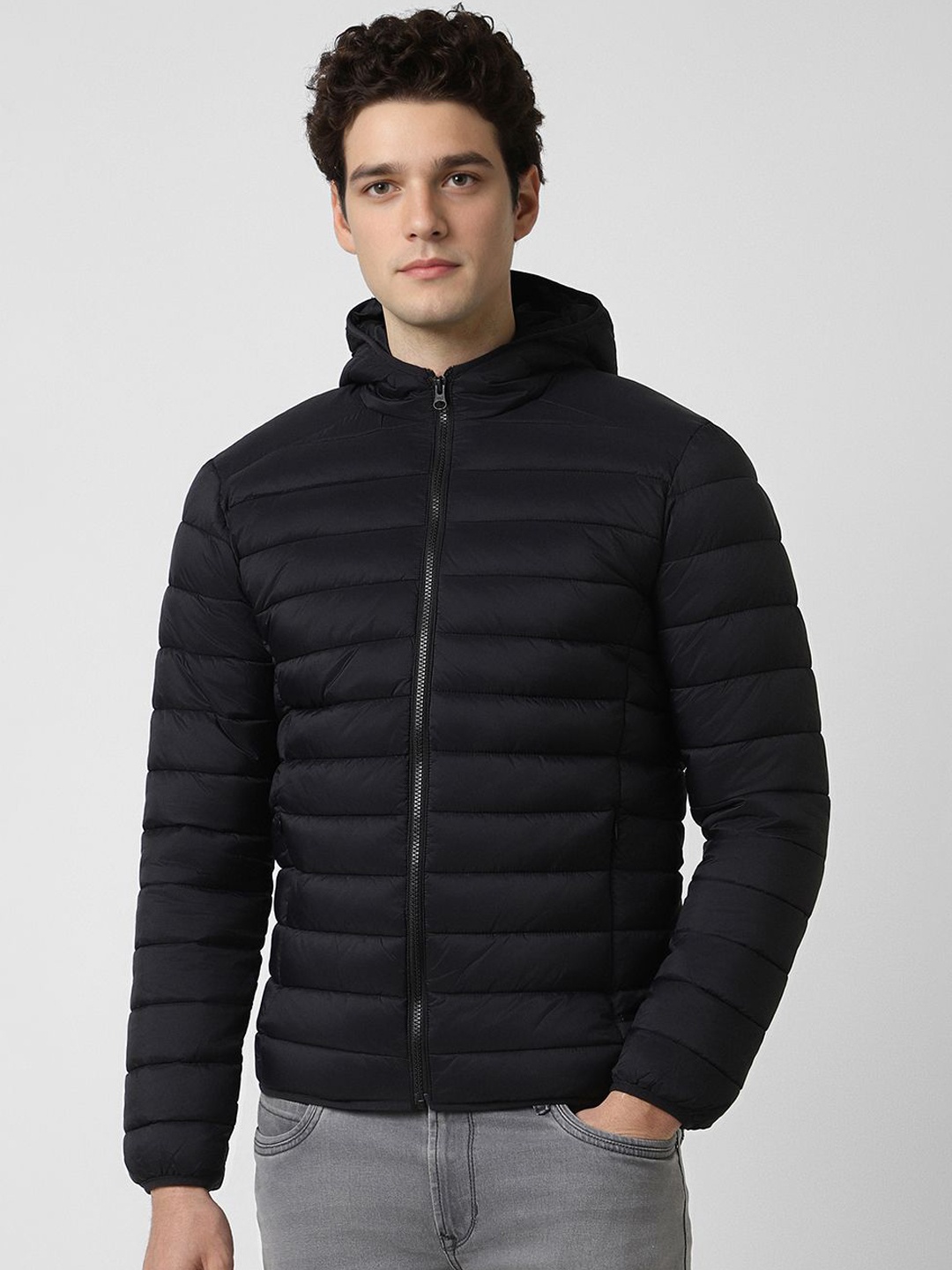 

Peter England Casuals Men Puffer Jacket, Black