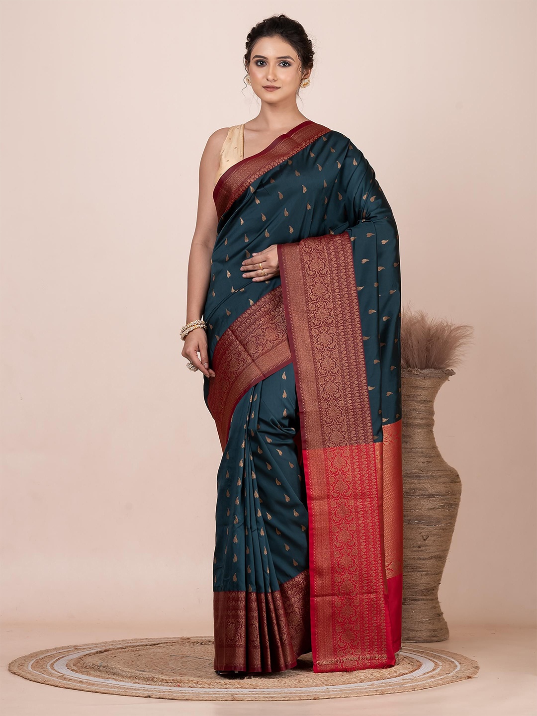 

VIBHAVARI Ethnic Motifs Woven Design Saree, Blue