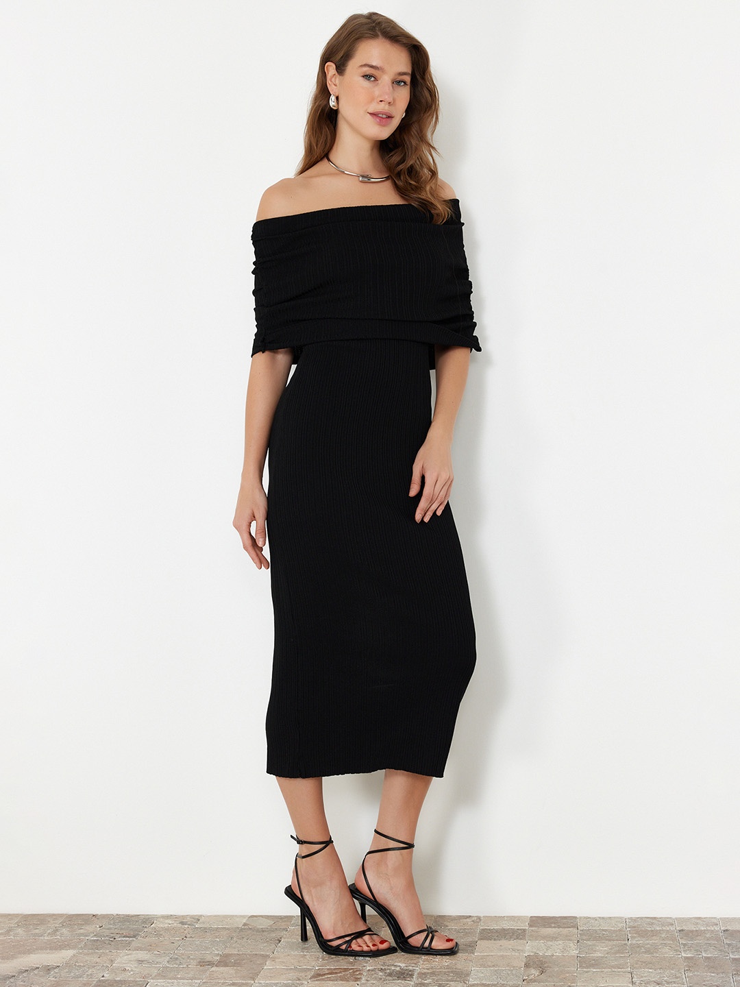

Trendyol Off-Shoulder Bodycon Midi Dress, Na