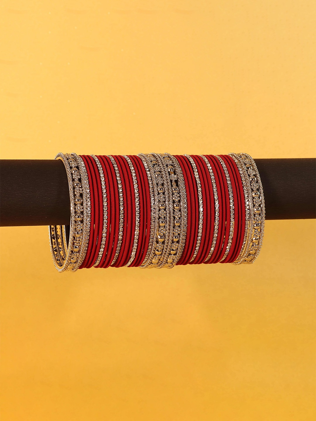 

ZULKA Set of 207 Non-Precious Metal with Chilai and Multicolour Shining Plain Bangles, Multi