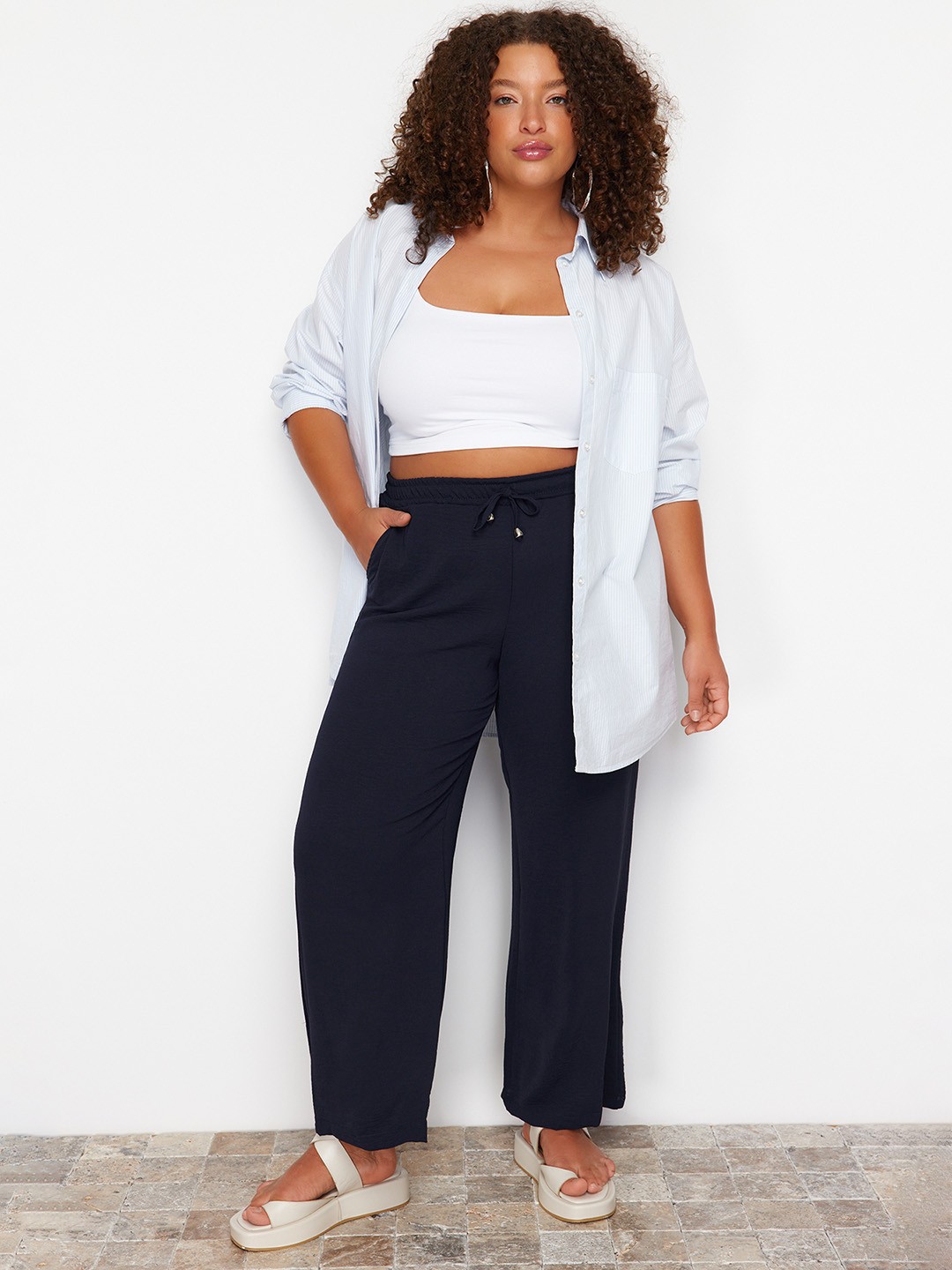 

Trendyol Women Cotton Regular Trousers, Navy blue