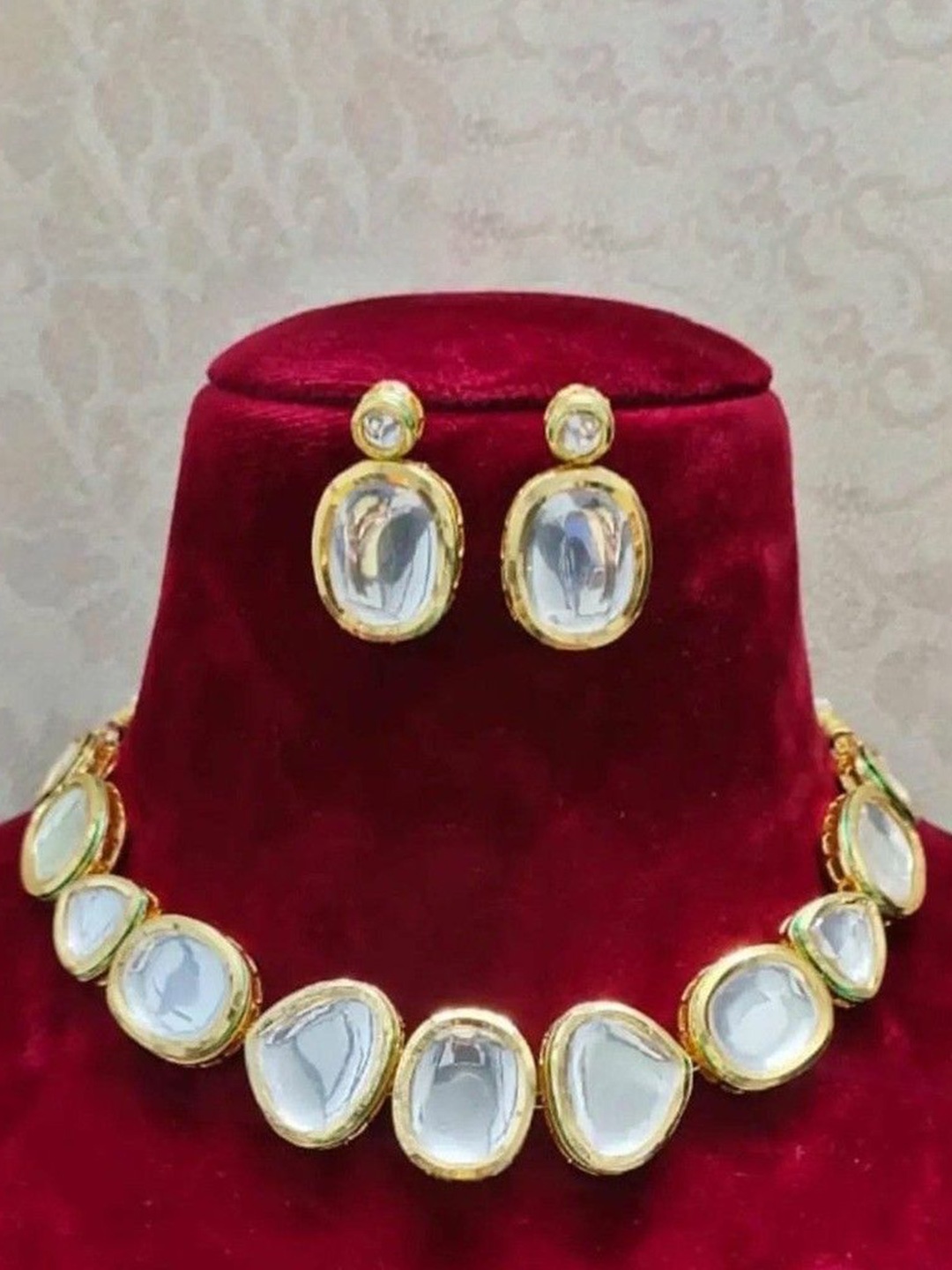 

Gyaan Jewels Stones-Studded Necklace & Earrings, White