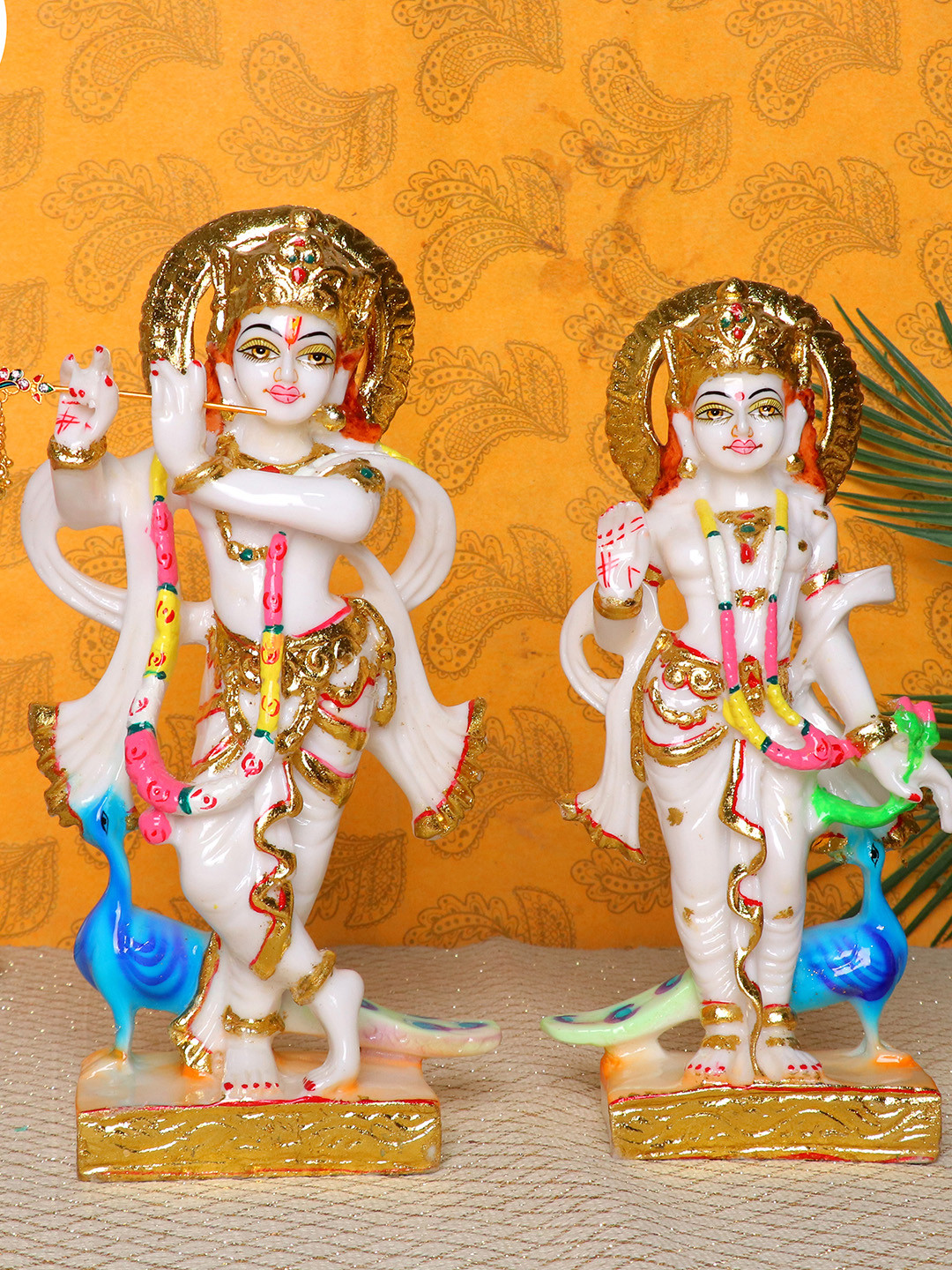 

GW CREATIONS White & Gold-Toned Radha Krishna Exquisite Marble Religious Idol Showpiece