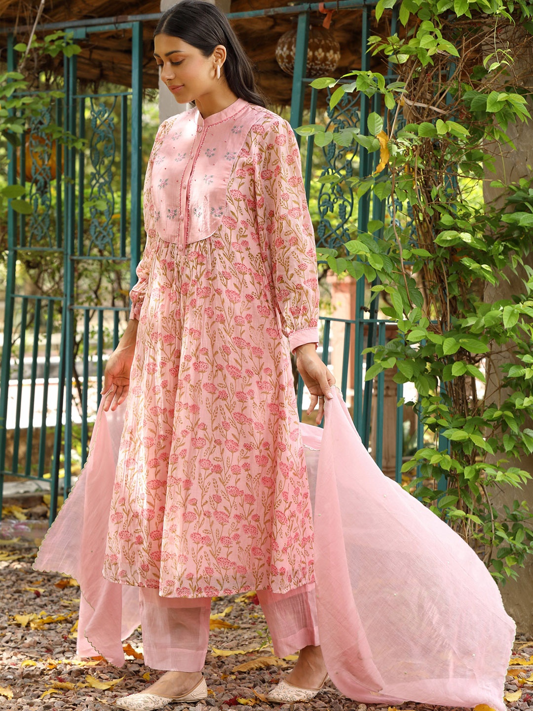 

AMOREE Floral Printed Anarkali Pure Silk Kurta with Trousers & With Dupatta, Pink