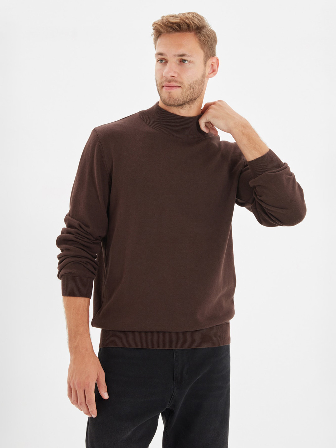 

Trendyol Men High Neck Pockets T-shirt, Na