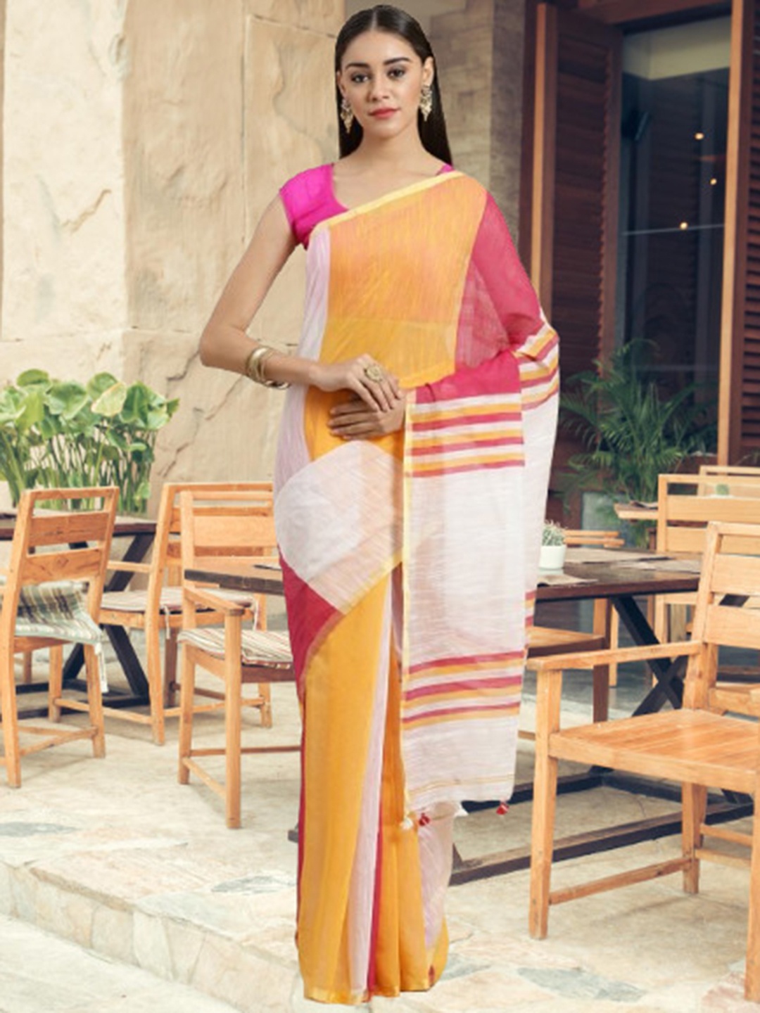 

Laa Calcutta Striped Saree, White