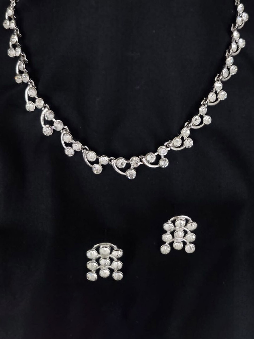 

Gyaan Jewels Silver-Plated Stone Studded Necklace & Earrings