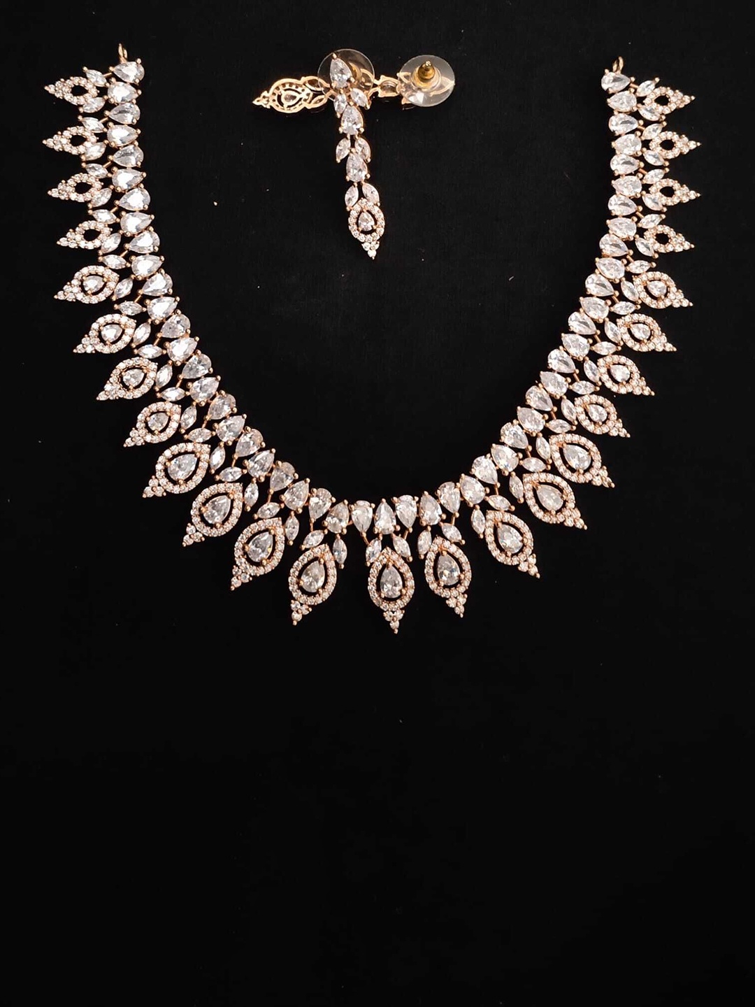 

Gyaan Jewels Stone Studded Jewellery Set, Gold