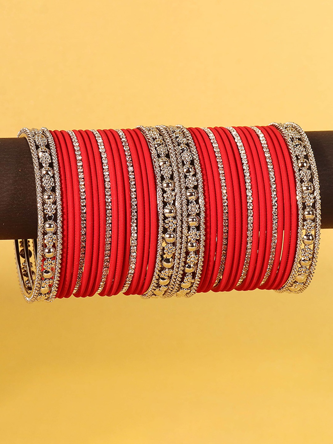 

ZULKA Set of 207 Non-Precious Metal with Chilai and Multicolour Shining Plain Bangles, Multi