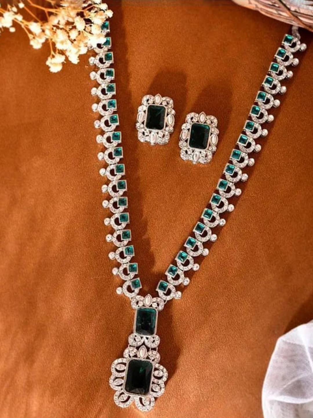 

Gyaan Jewels Stone Studded Jewellery Set, Silver
