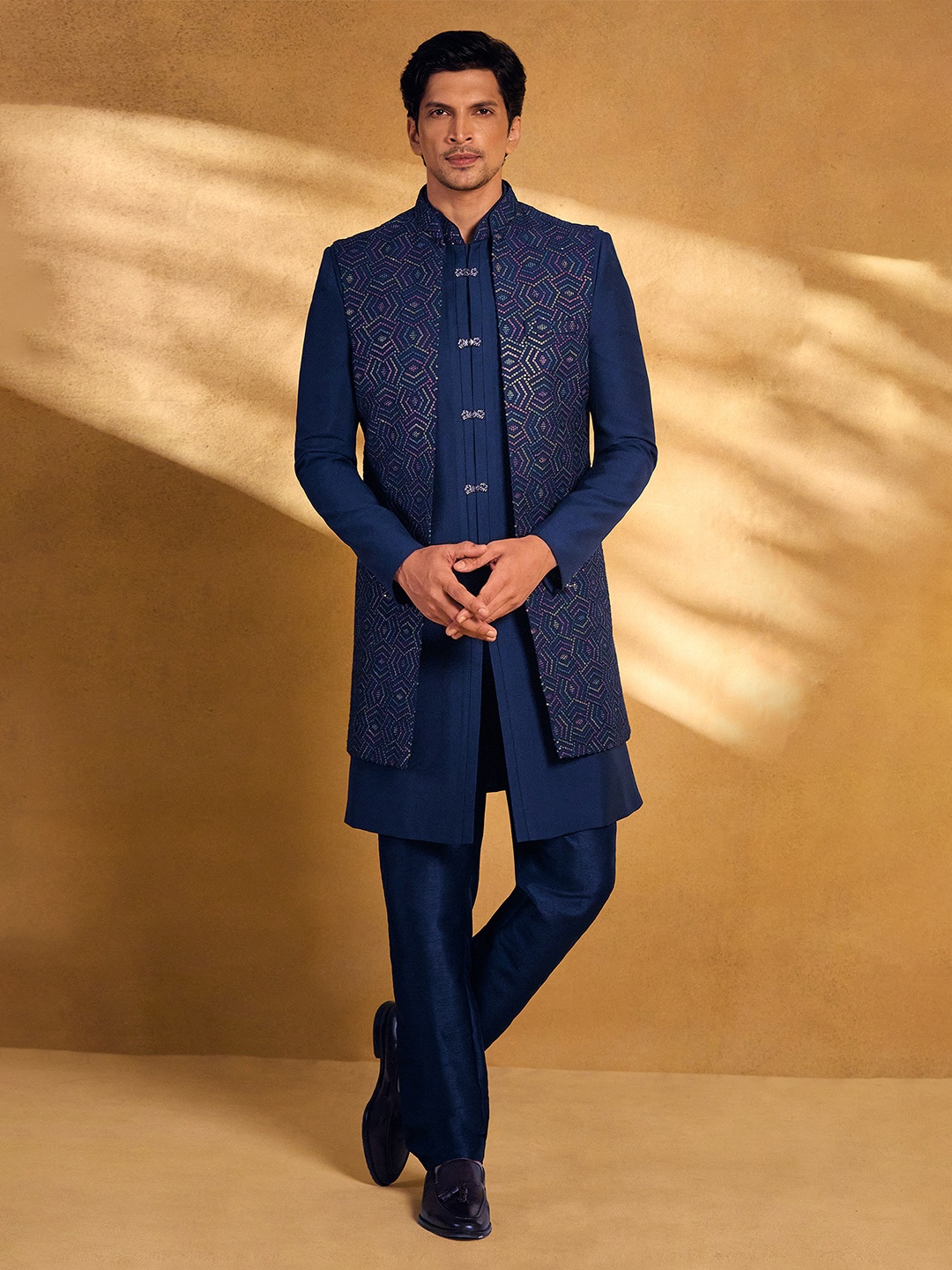 

Alaya Advani Men Embroidered Sherwani Set With Jacket, Blue