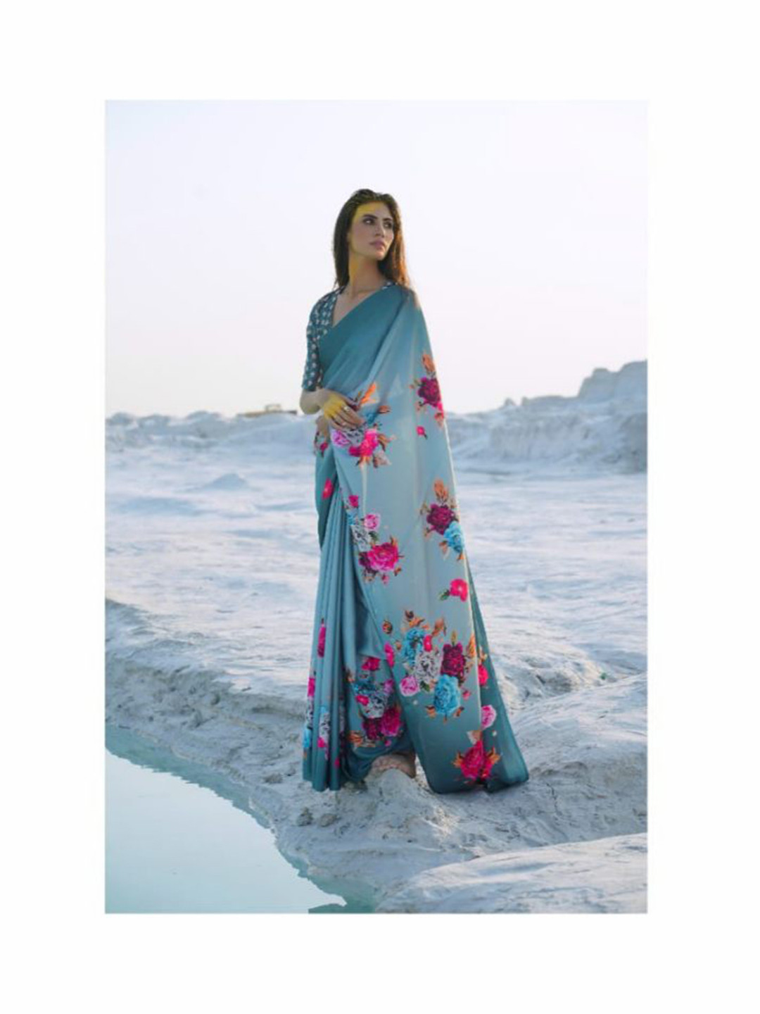 

Rujave Floral Printed Saree, Blue