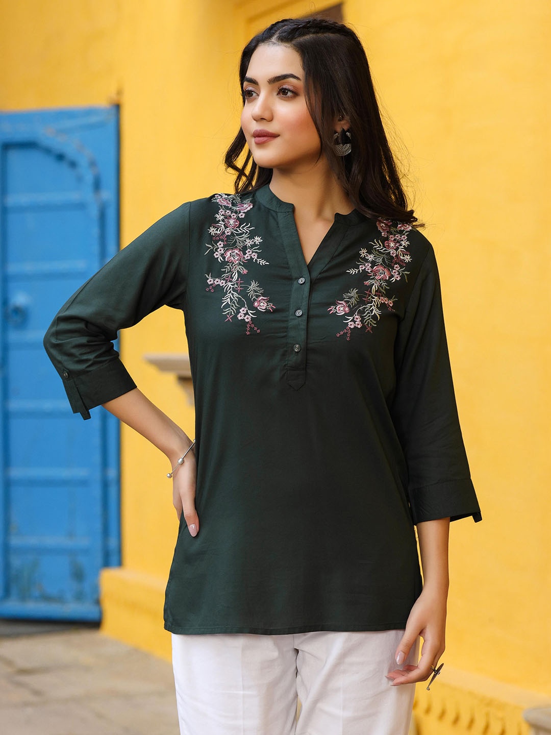 

Juniper Liva Mandarin Collar Embroidered Tunic, Green