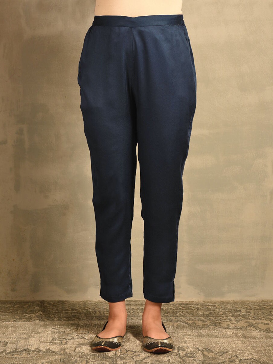 

JAYPORE Women Relaxed Pleated Trousers, Blue