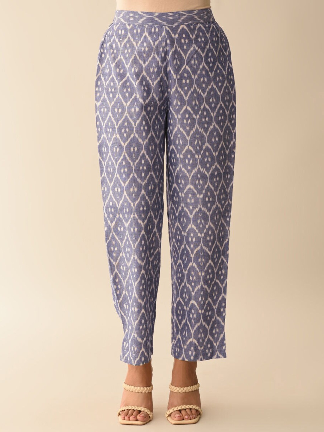 

JAYPORE Women Printed Relaxed Trousers, Blue