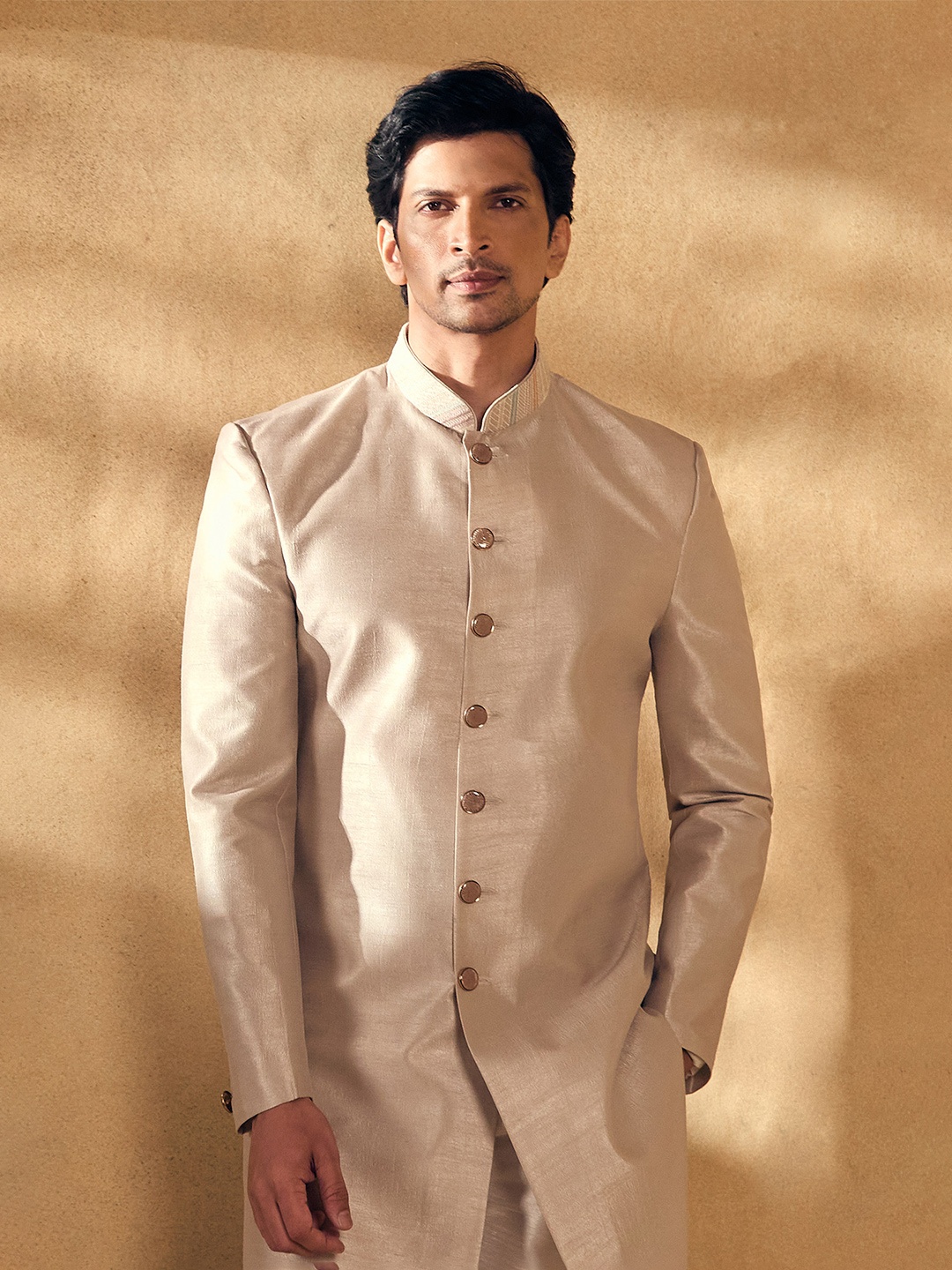 

Alaya Advani Men Embroidered Relaxed Fit Sherwani Set, Grey