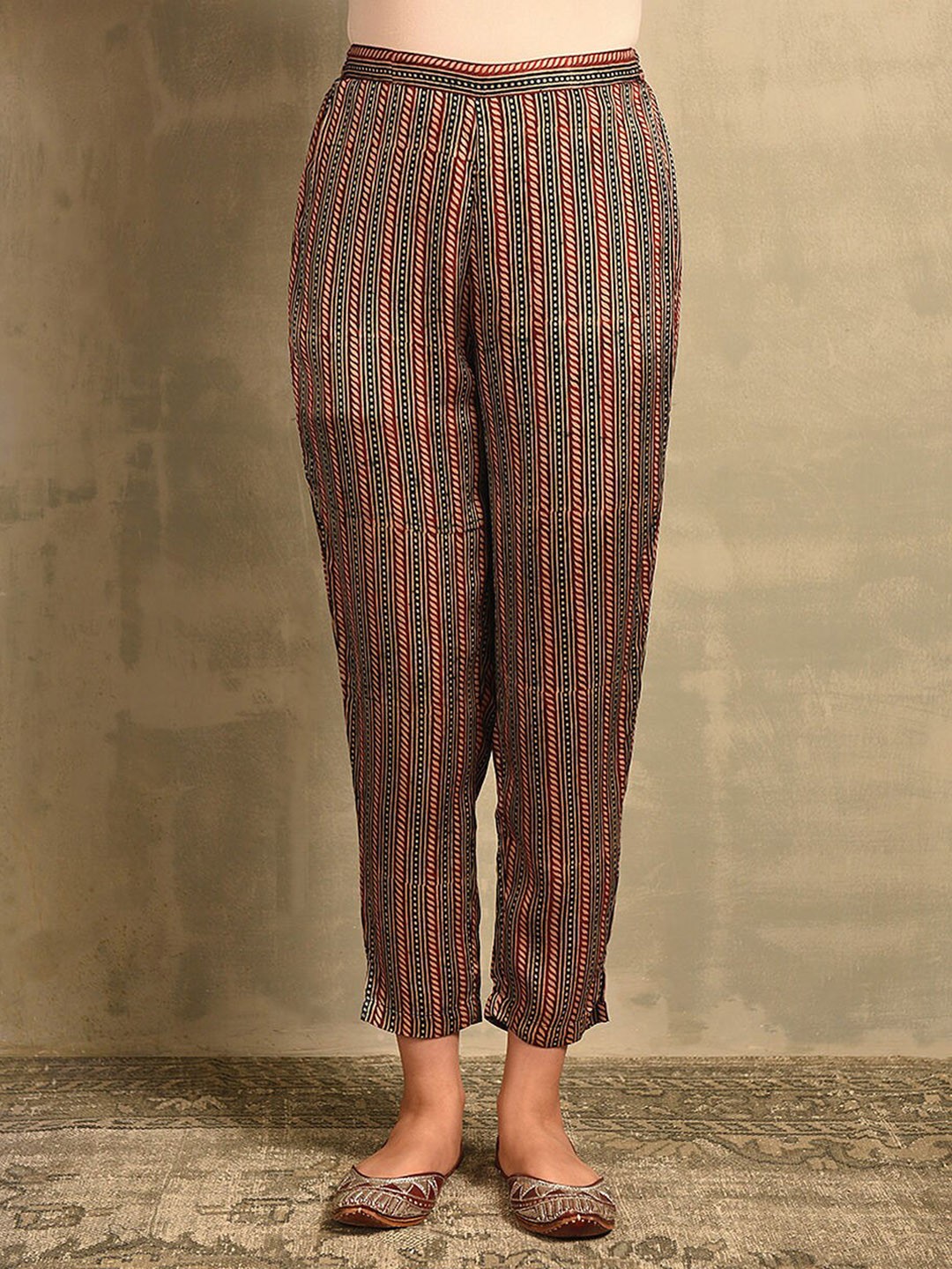 

JAYPORE Women Textured Printed Relaxed Trousers, Red