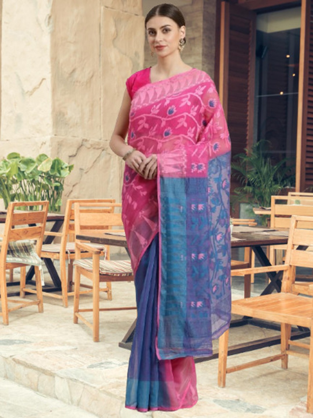 

Laa Calcutta Floral Jamdani Saree, Pink