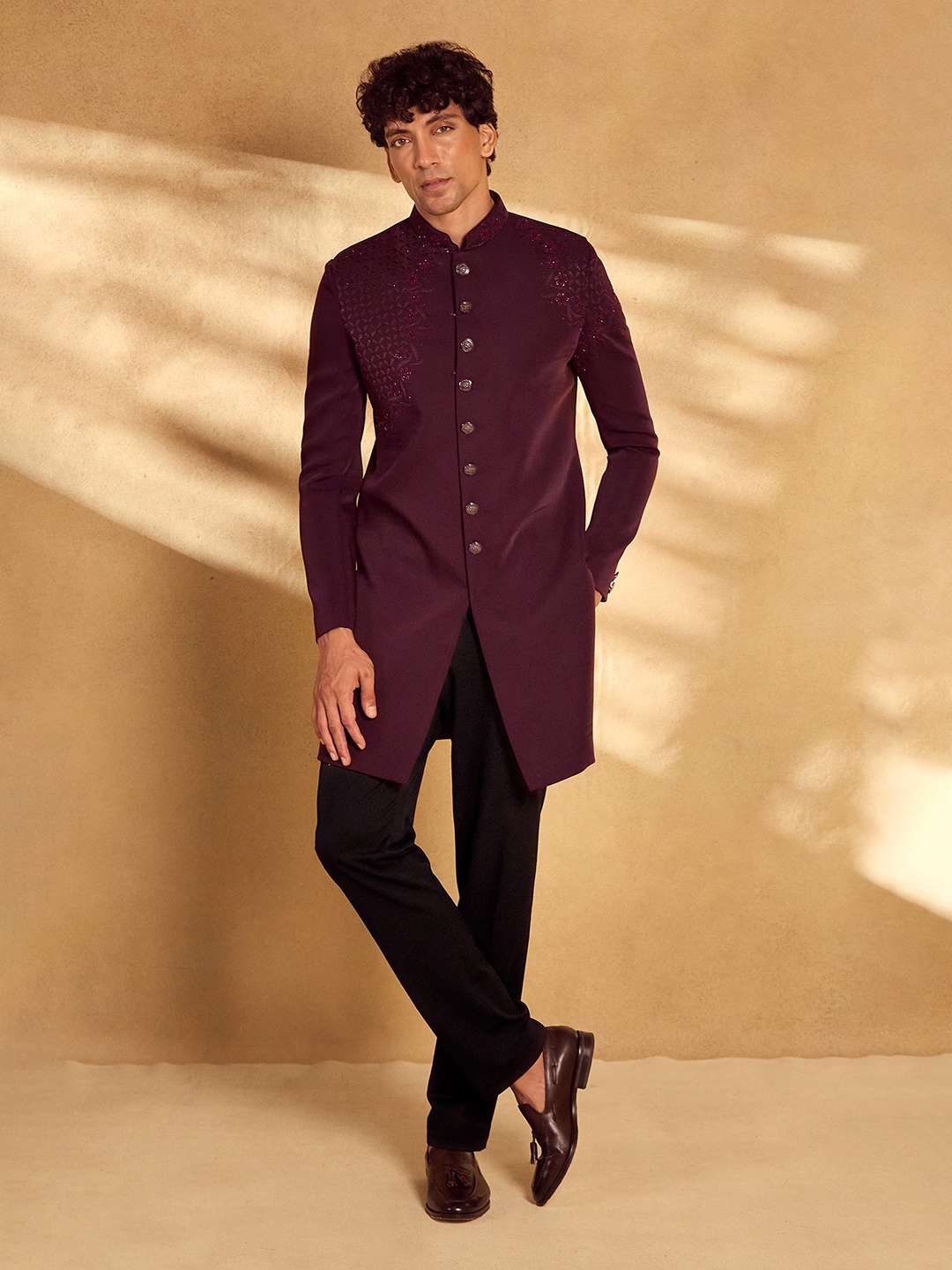 

Alaya Advani Men Geometric Bead Embellished Sherwani Set, Maroon