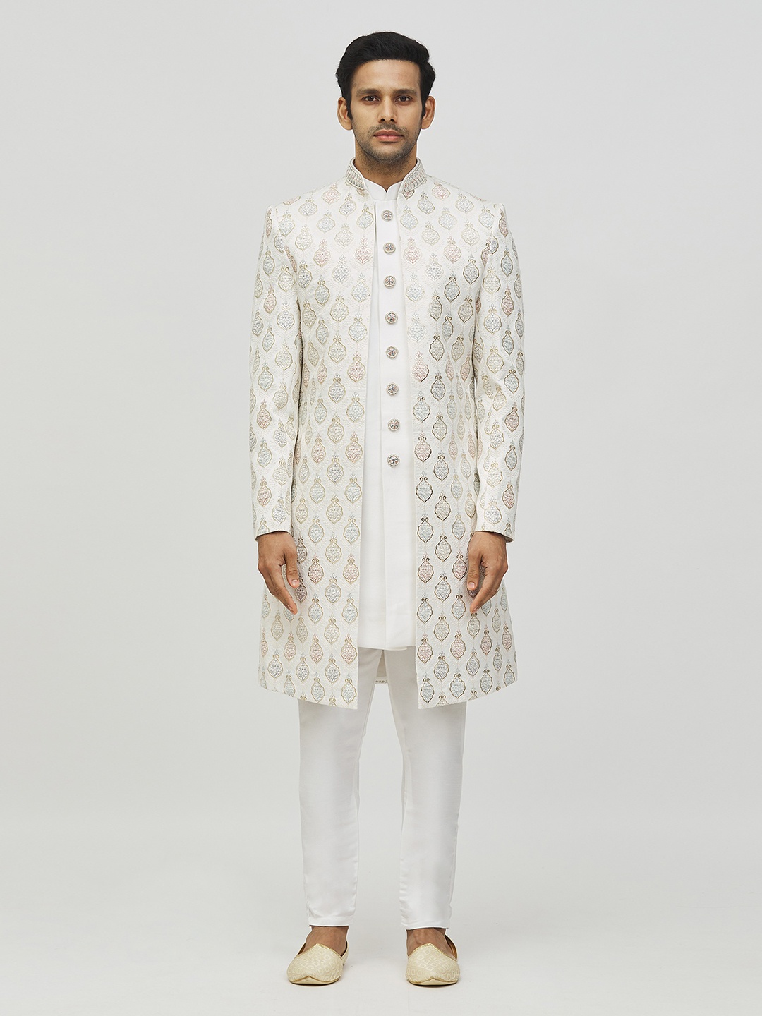 

Aryavir Malhotra Men Self Designed Mandarin Collar Sherwani Set, White