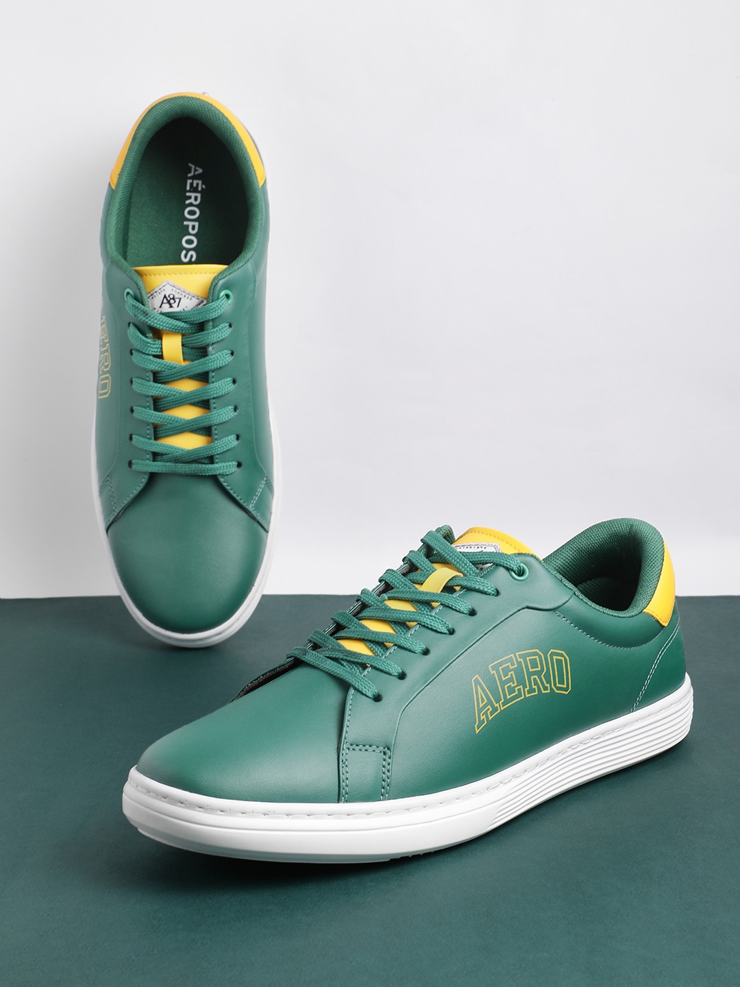 

Aeropostale Men Sneakers, Green