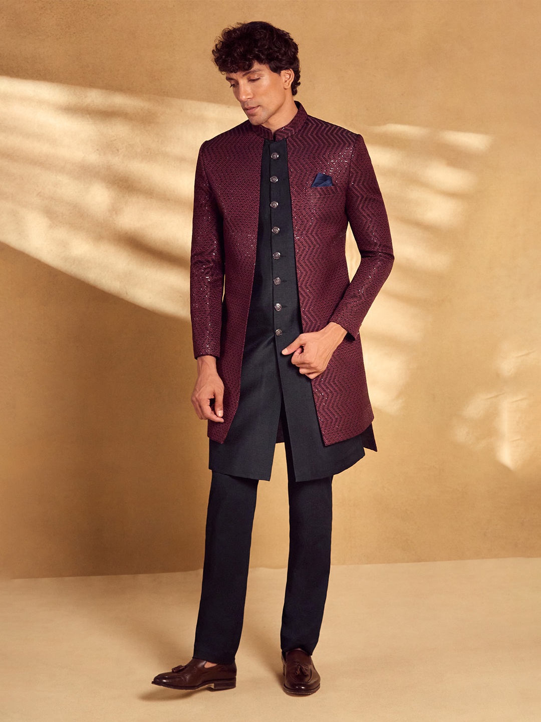

Alaya Advani Men Chevron Embroidered Sherwani, Maroon
