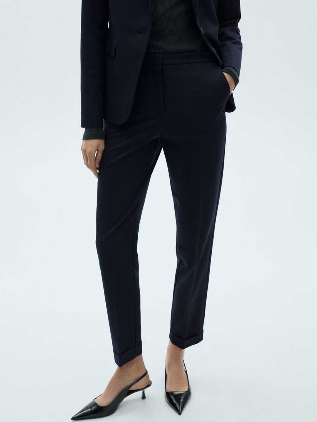 

MANGO Women Mid-Rise Straight Fit Formal Chinos, Navy blue