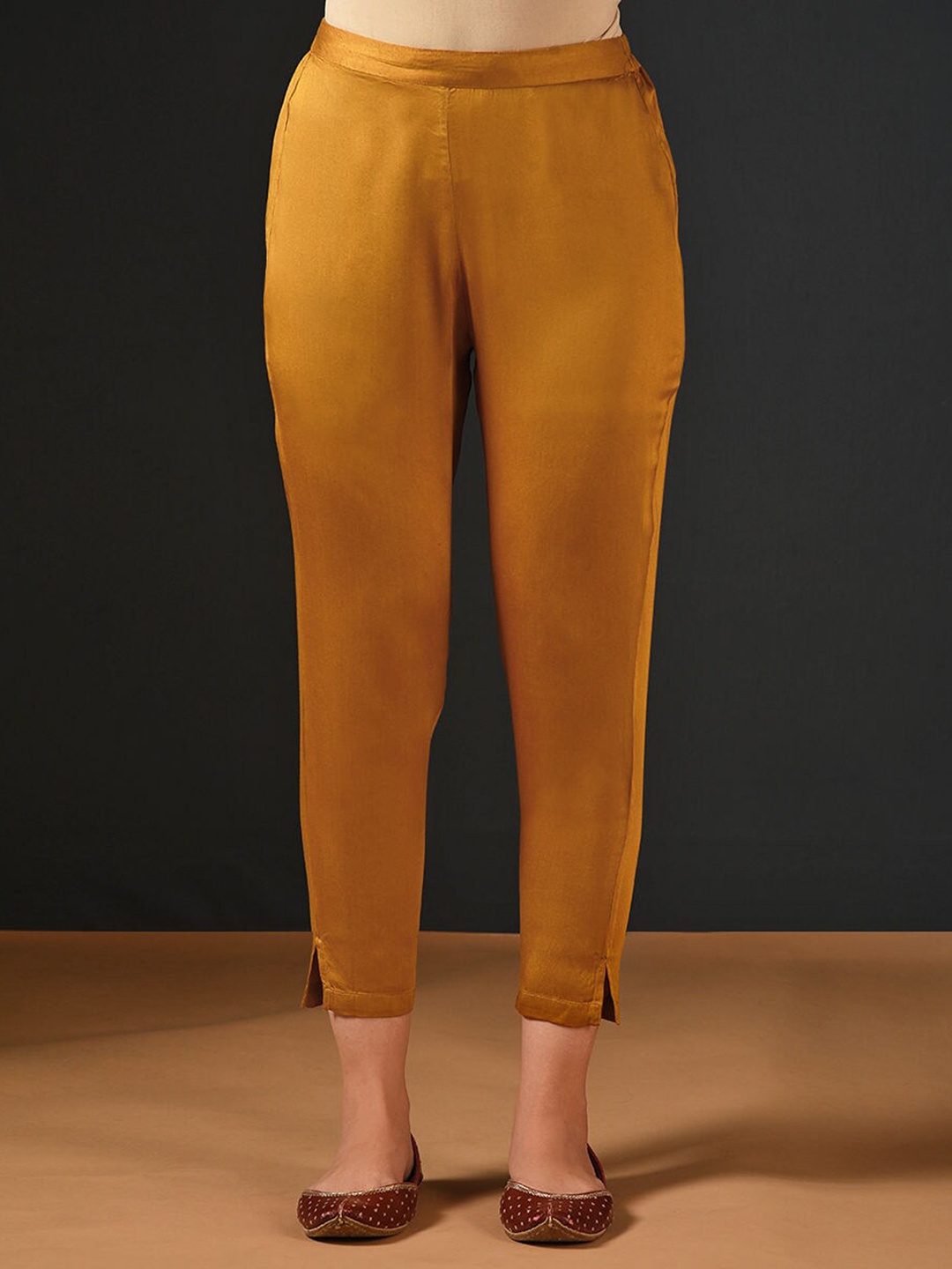 

JAYPORE Women Relaxed Trousers, Mustard