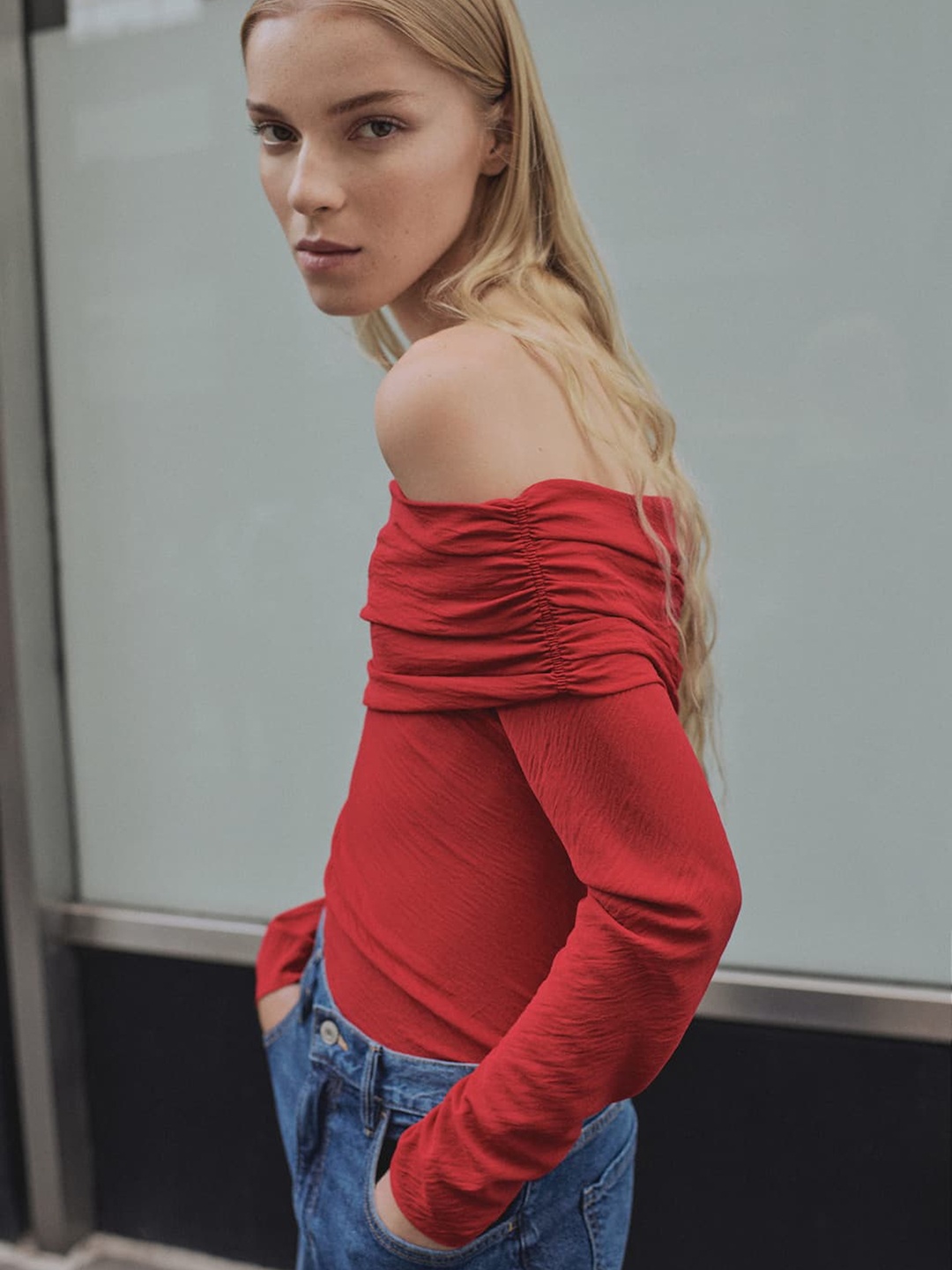 

MANGO Crinkled Effect Gathered Detail Off-Shoulder Fitted Top, Red
