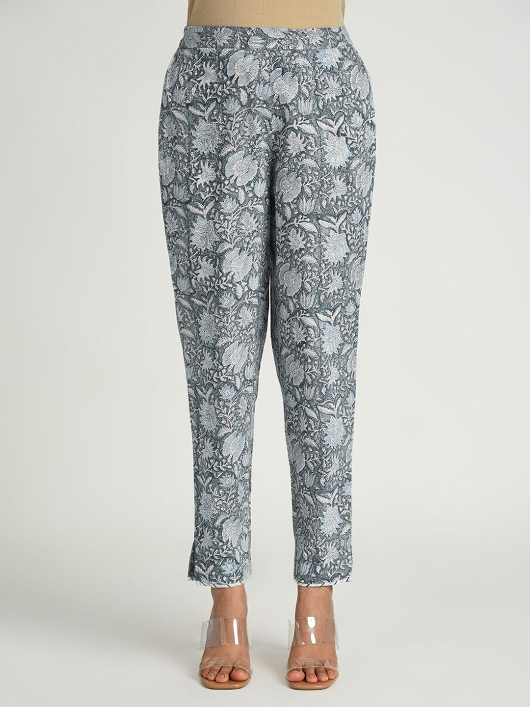 

JAYPORE Women Floral Printed Relaxed Trousers, Multi
