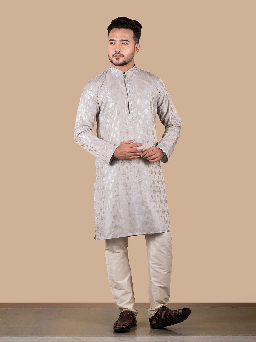 

HERE&NOW Ethnic Motifs Woven Design Thread Work Straight Kurta with Pyjamas, Grey