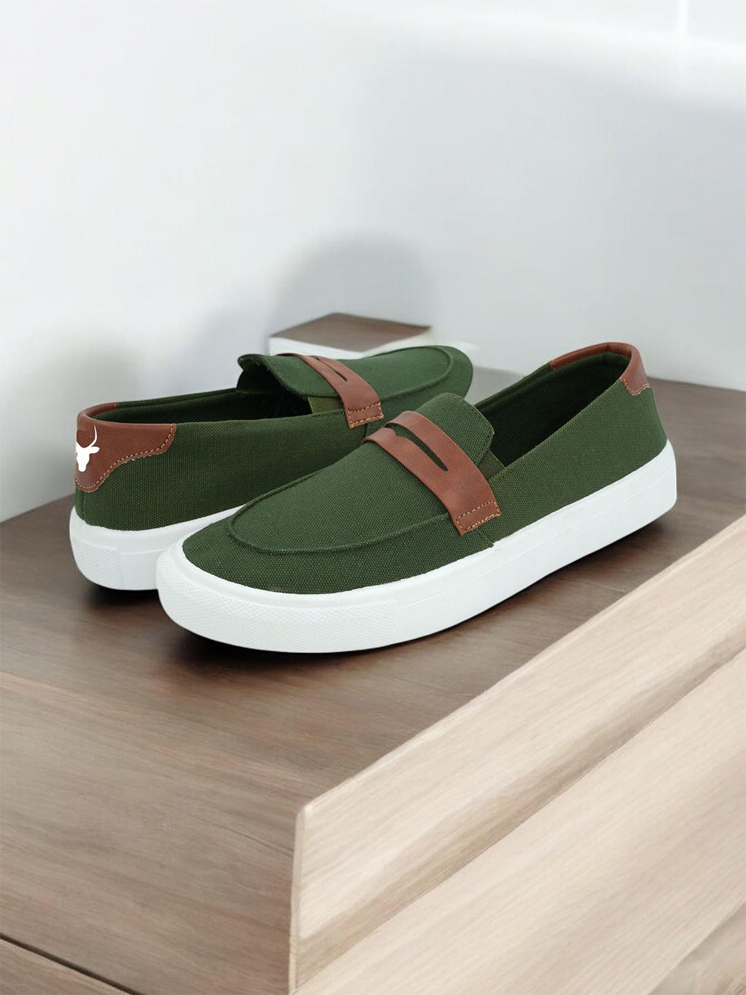 

HIROLAS Men Canvas Slip-On Loafers, Green