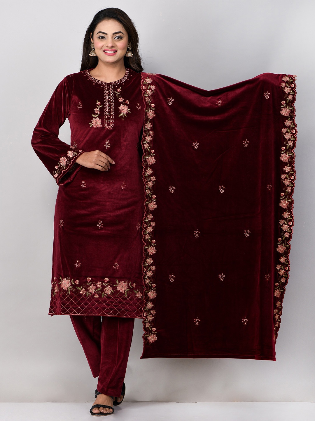 

EVORA Floral Embroidered Velvet Straight Kurta With Trousers & Dupatta, Maroon